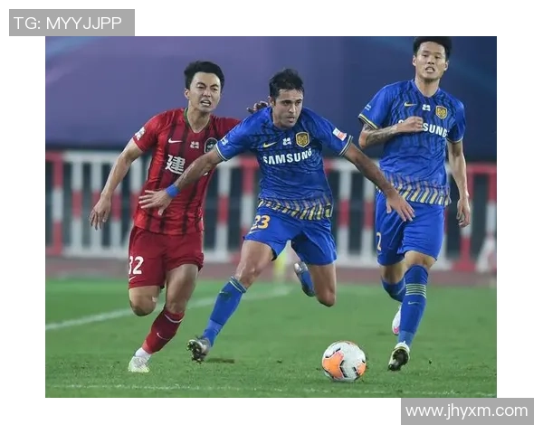 江苏苏宁迎战河南建业争夺中超联赛关键三分的激烈对决